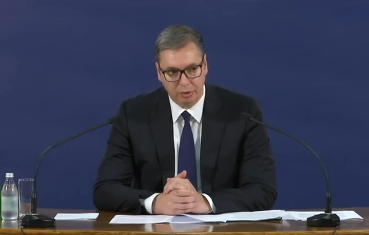 ВУЧИЋ СЕ ХИТНО ОГЛАСИО: Блокадери хоће нову револуцију